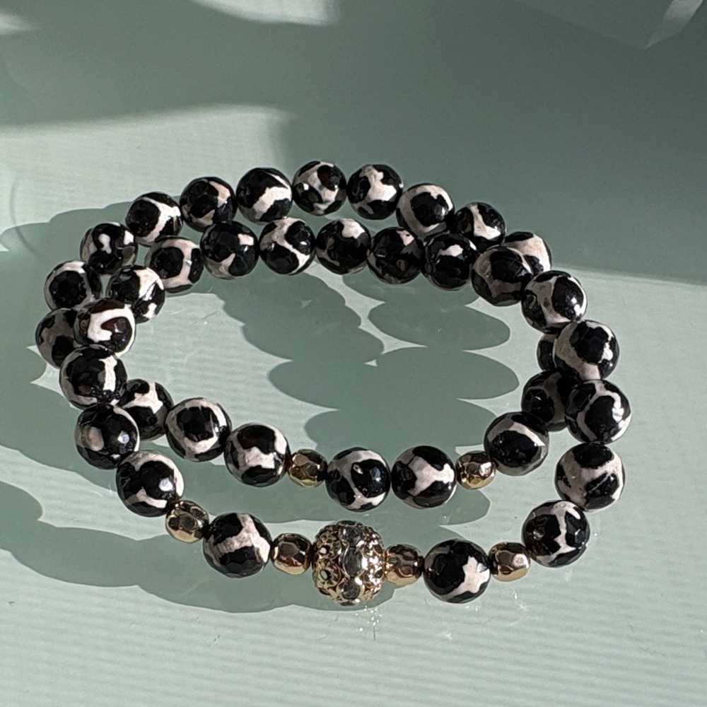 Elegant Black and Gold Beaded Bracelet